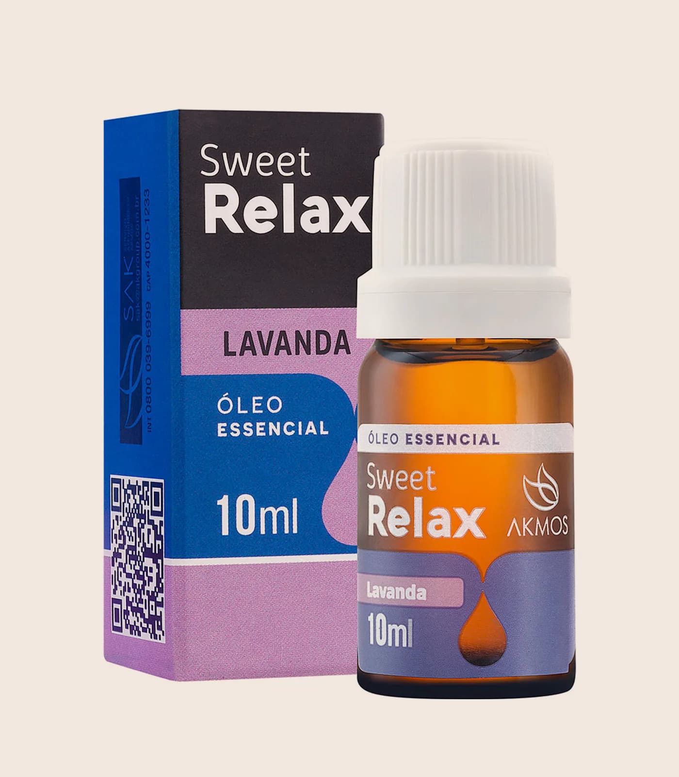 Óleo essencial de lavanda Sweet Relax, embalagem Akmos sobre fundo areia.